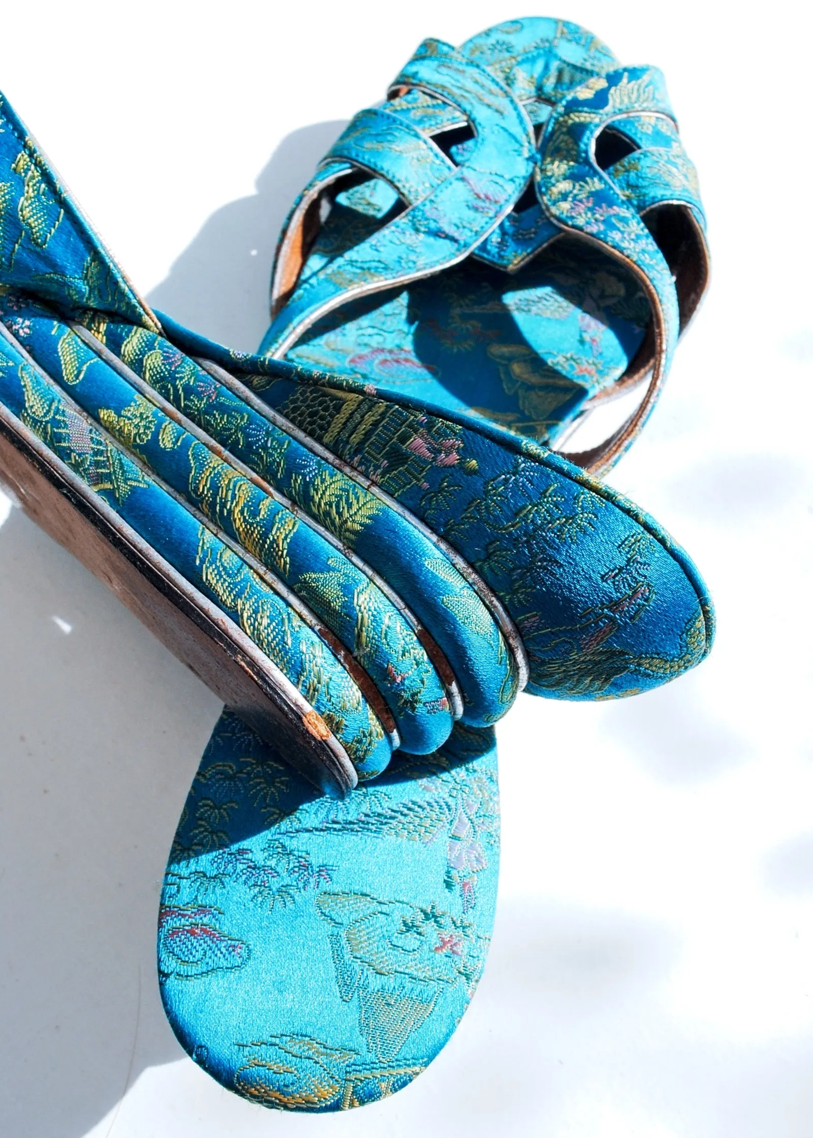 Stunning Vintage 40s Turquoise Brocade Housecoat with Slippers